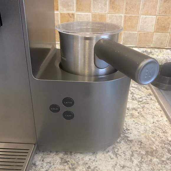 Keurig Single Serve Coffee, Latte&Cappuccino Maker - Picture 5 of 10